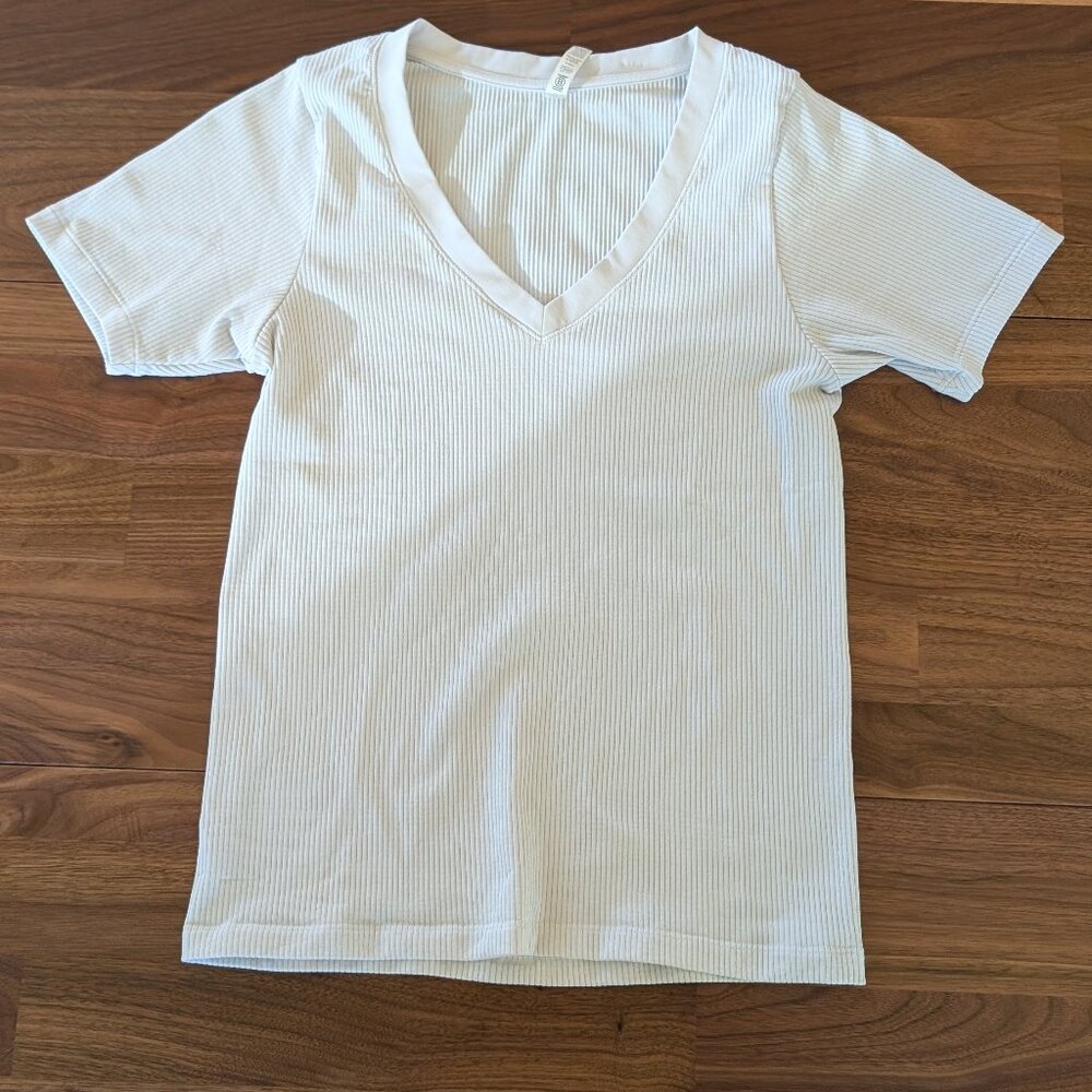 Athleta Gray V-Neck Ribbed Women's Top - M